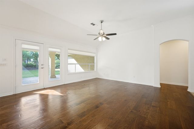 11009 Southerland Drive, Denton, TX 76207