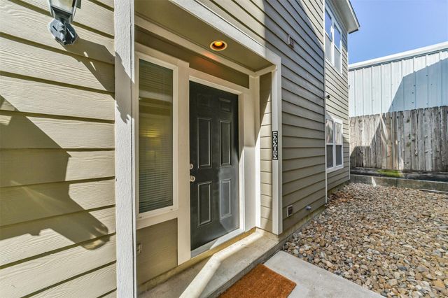 5305 Avenue J, Houston, TX 77011