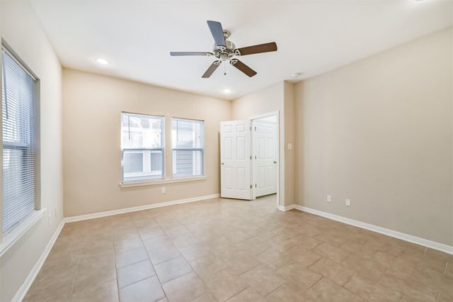 5305 Avenue J, Houston, TX 77011