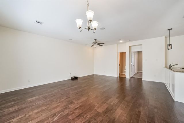 5305 Avenue J, Houston, TX 77011