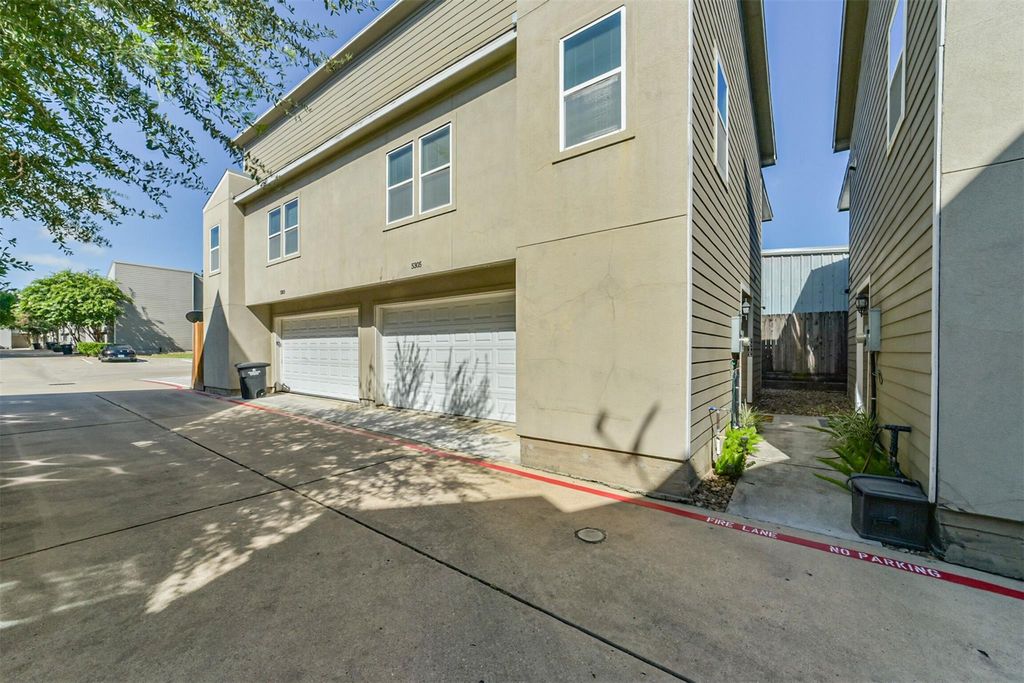 5305 Avenue J, Houston, TX 77011