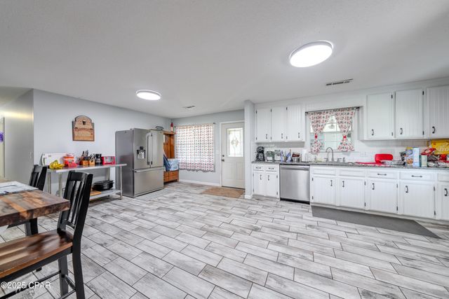 6454 Hartsfield Road, Greenwood, FL 32443