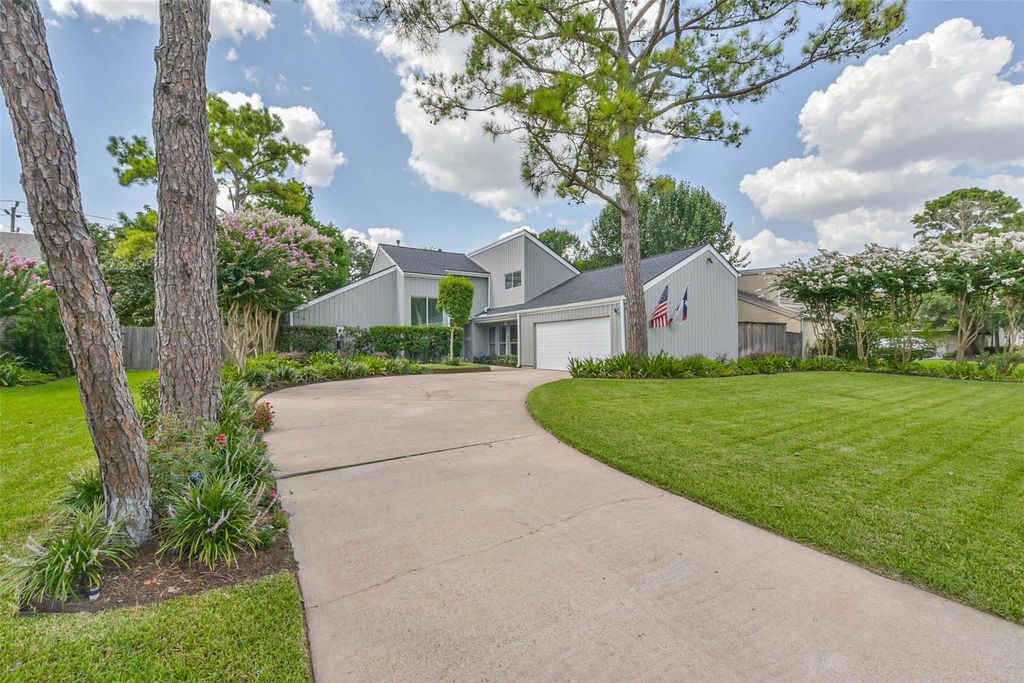 11930 Riverview Drive, Houston, TX 77077