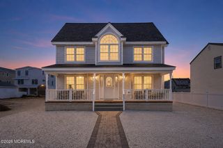 233 N 7th Street, Surf City, NJ 08008
