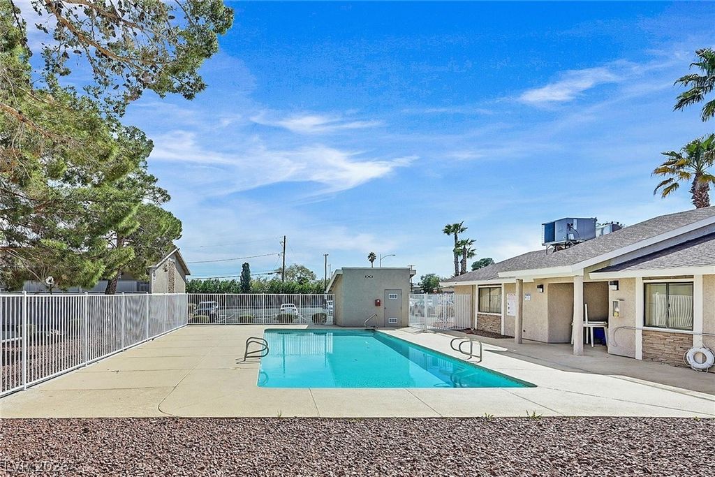 Image 4 of property listing at 100 South Crestline Drive 65, Las Vegas, NV 89107