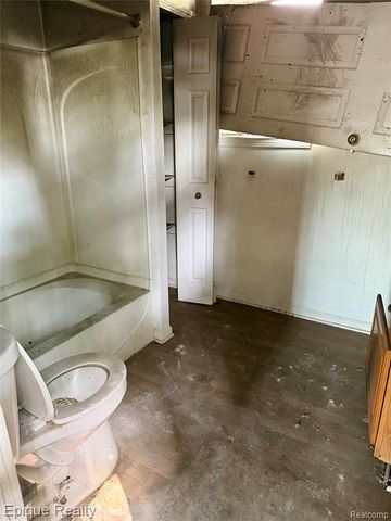 1700 Delaware Avenue, Flint, MI 48506
