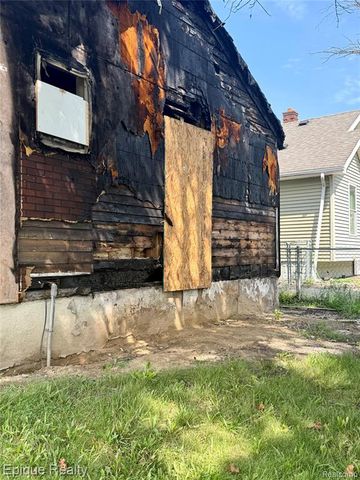 1700 Delaware Avenue, Flint, MI 48506