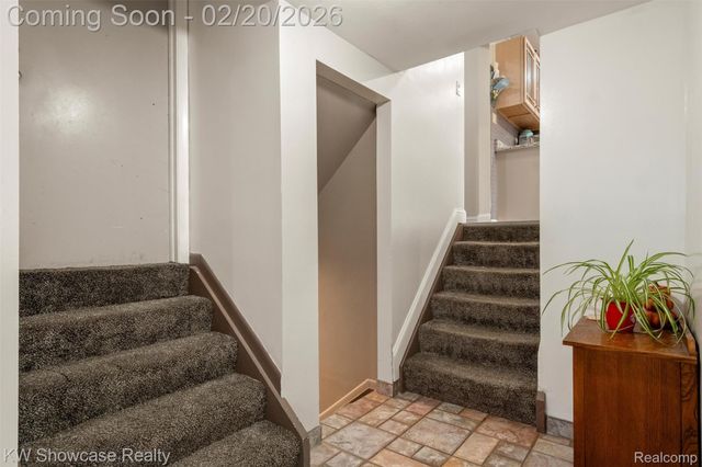 41133 Ivywood Lane, Plymouth Charter Township, MI 48170