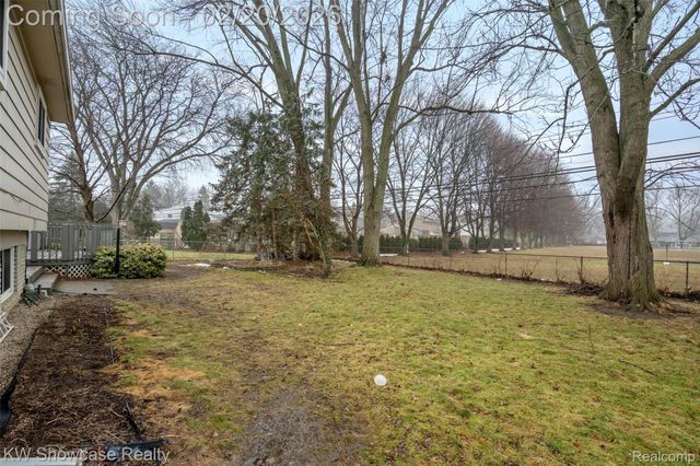 41133 Ivywood Lane, Plymouth Charter Township, MI 48170