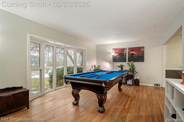 41133 Ivywood Lane, Plymouth Charter Township, MI 48170