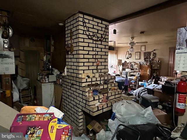 177 PINEWOOD DR, Levittown, PA 19054