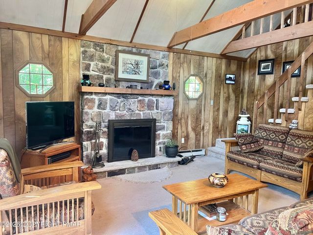 15 Chalet Court, Kidder Twp, PA 18624