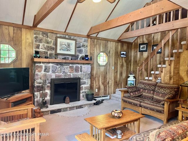 15 Chalet Court, Kidder Twp, PA 18624