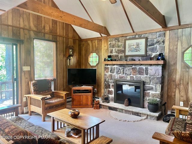 15 Chalet Court, Kidder Twp, PA 18624
