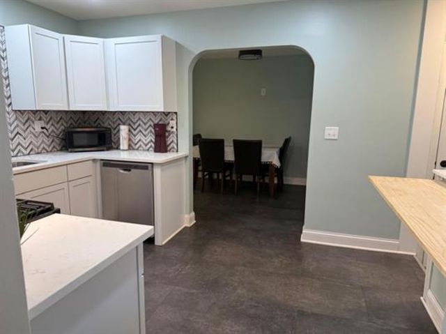 6320 John Street, Loves Park, IL 61111