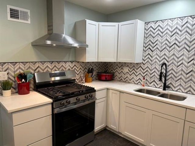 6320 John Street, Loves Park, IL 61111