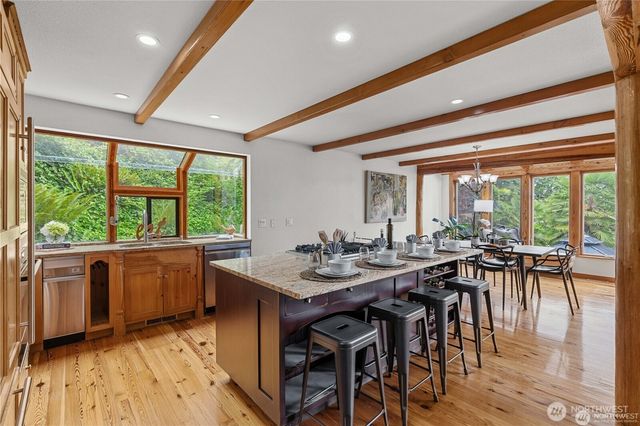 8526 E Mercer Way, Mercer Island, WA 98040