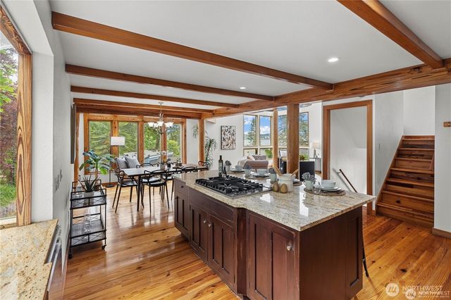 8526 E Mercer Way, Mercer Island, WA 98040