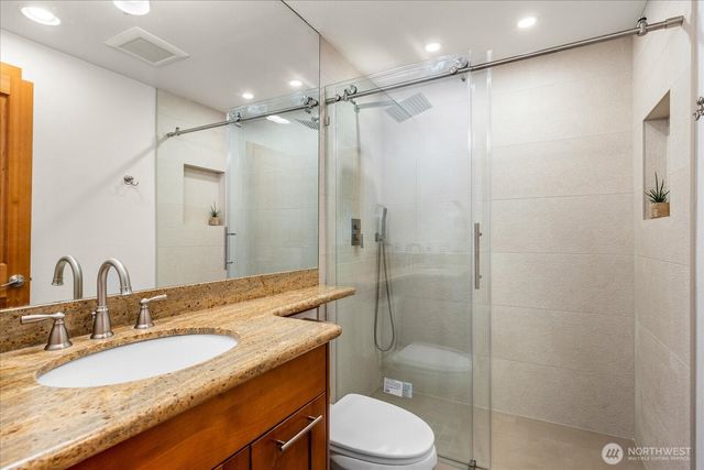 8526 E Mercer Way, Mercer Island, WA 98040