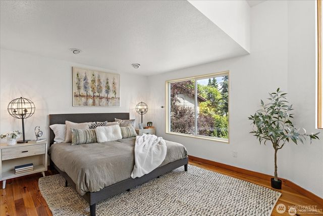 8526 E Mercer Way, Mercer Island, WA 98040