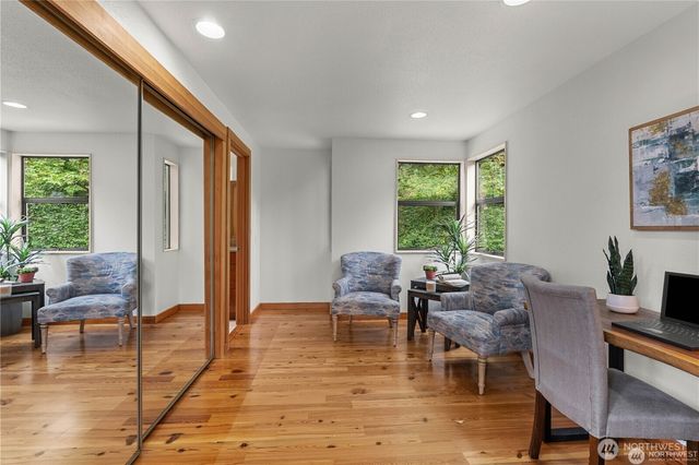 8526 E Mercer Way, Mercer Island, WA 98040