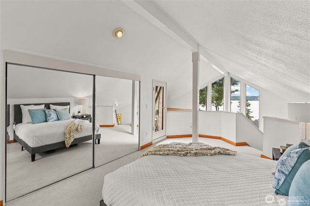 8526 E Mercer Way, Mercer Island, WA 98040