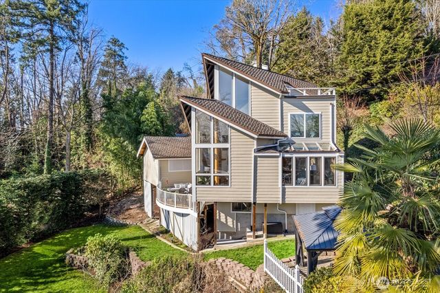 8526 E Mercer Way, Mercer Island, WA 98040