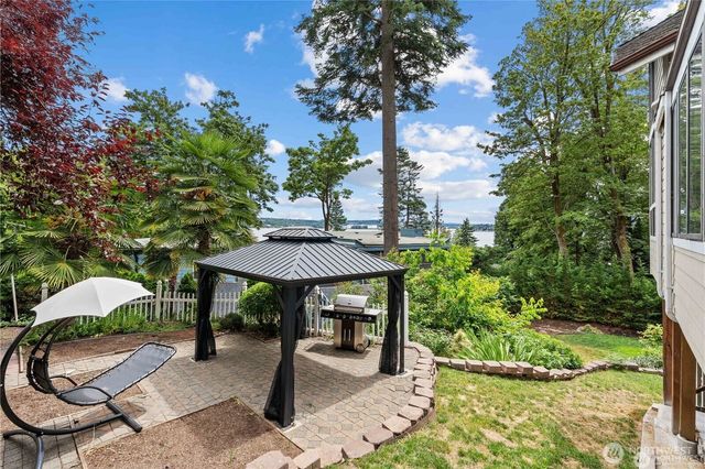 8526 E Mercer Way, Mercer Island, WA 98040