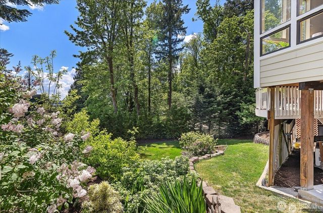8526 E Mercer Way, Mercer Island, WA 98040
