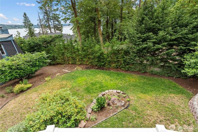 8526 E Mercer Way, Mercer Island, WA 98040