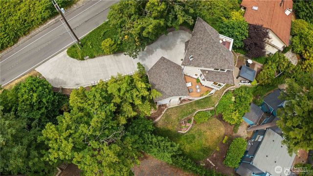 8526 E Mercer Way, Mercer Island, WA 98040