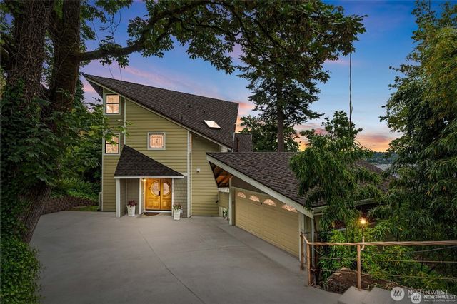 8526 E Mercer Way, Mercer Island, WA 98040