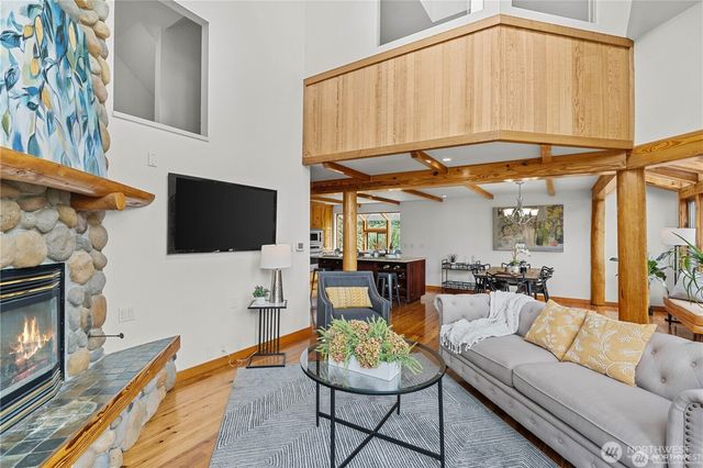 8526 E Mercer Way, Mercer Island, WA 98040