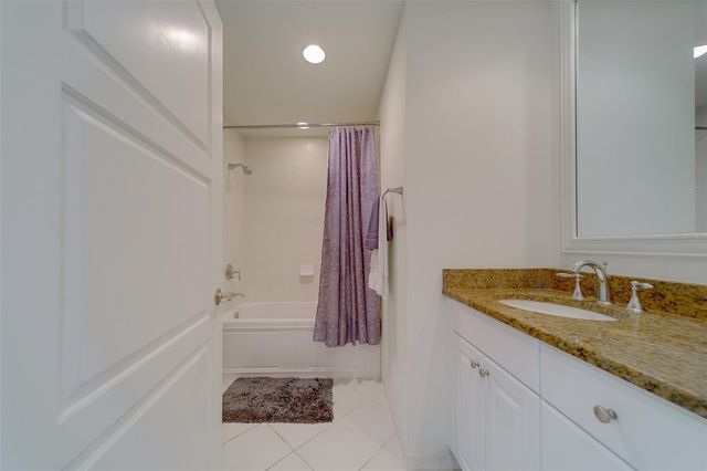 11 BAYMONT STREET 1109, Clearwater Beach, FL 33767