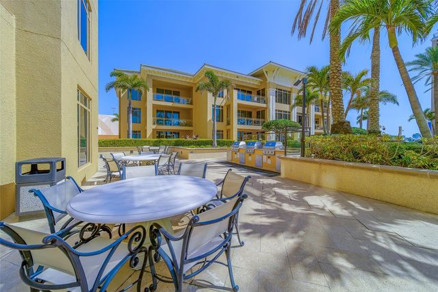 11 BAYMONT STREET 1109, Clearwater Beach, FL 33767