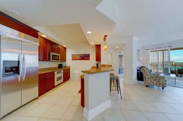 11 BAYMONT STREET 1109, Clearwater Beach, FL 33767