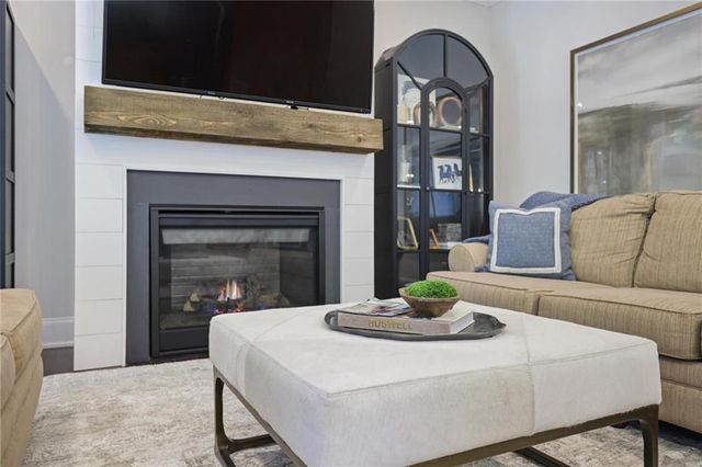 1025 Crossvine Road, Roswell, GA 30075