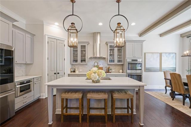 1025 Crossvine Road, Roswell, GA 30075