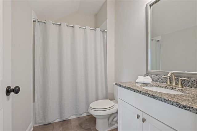 1025 Crossvine Road, Roswell, GA 30075