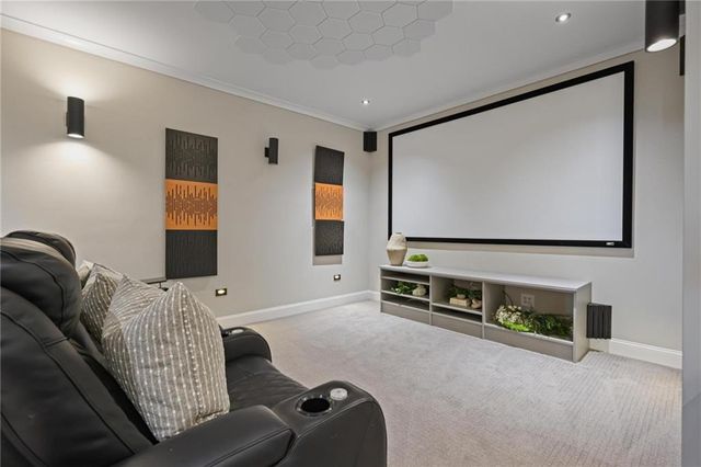 1025 Crossvine Road, Roswell, GA 30075