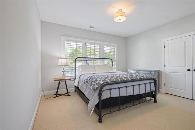 1025 Crossvine Road, Roswell, GA 30075