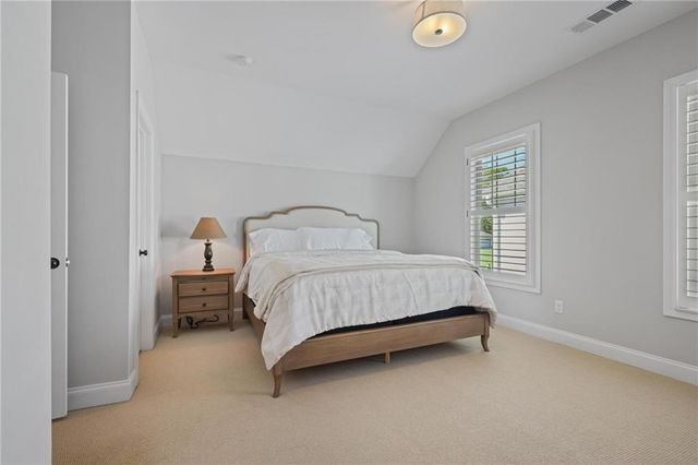 1025 Crossvine Road, Roswell, GA 30075