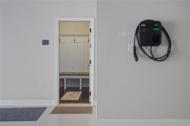 1025 Crossvine Road, Roswell, GA 30075