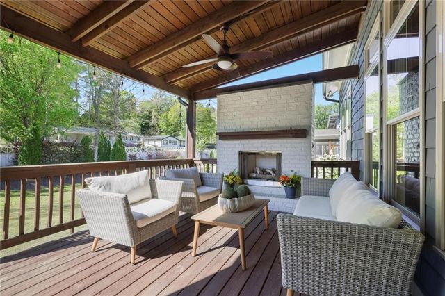 1025 Crossvine Road, Roswell, GA 30075