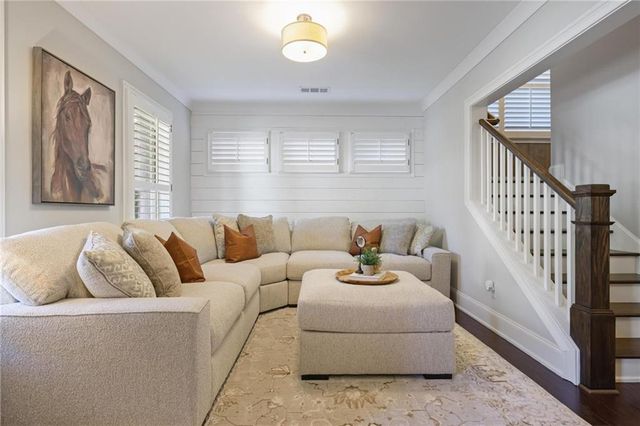 1025 Crossvine Road, Roswell, GA 30075