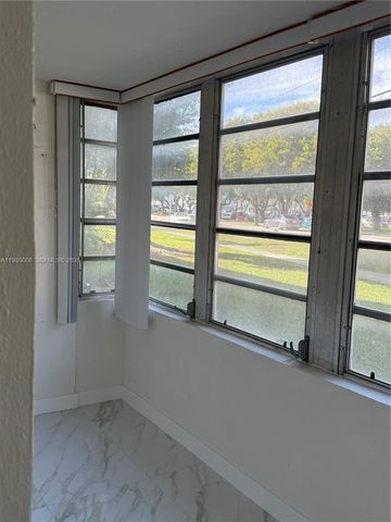 1400 NE 191st St 112, Miami, FL 33179