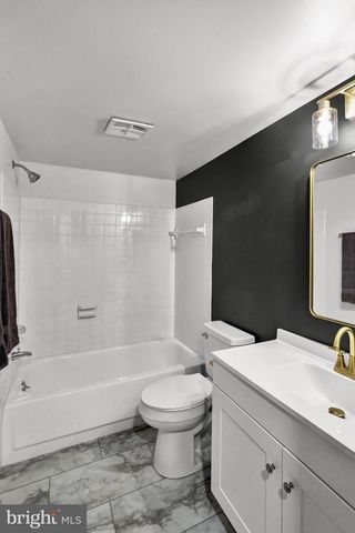 379 VALLEYBROOK DR, Lancaster, PA 17601