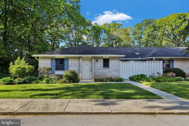 379 VALLEYBROOK DR, Lancaster, PA 17601
