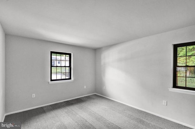 379 VALLEYBROOK DR, Lancaster, PA 17601