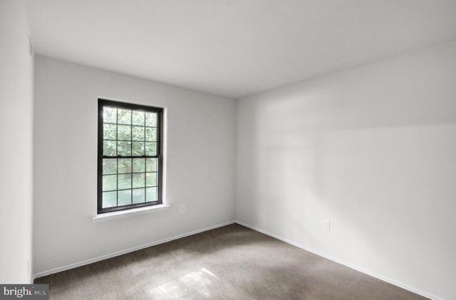 379 VALLEYBROOK DR, Lancaster, PA 17601